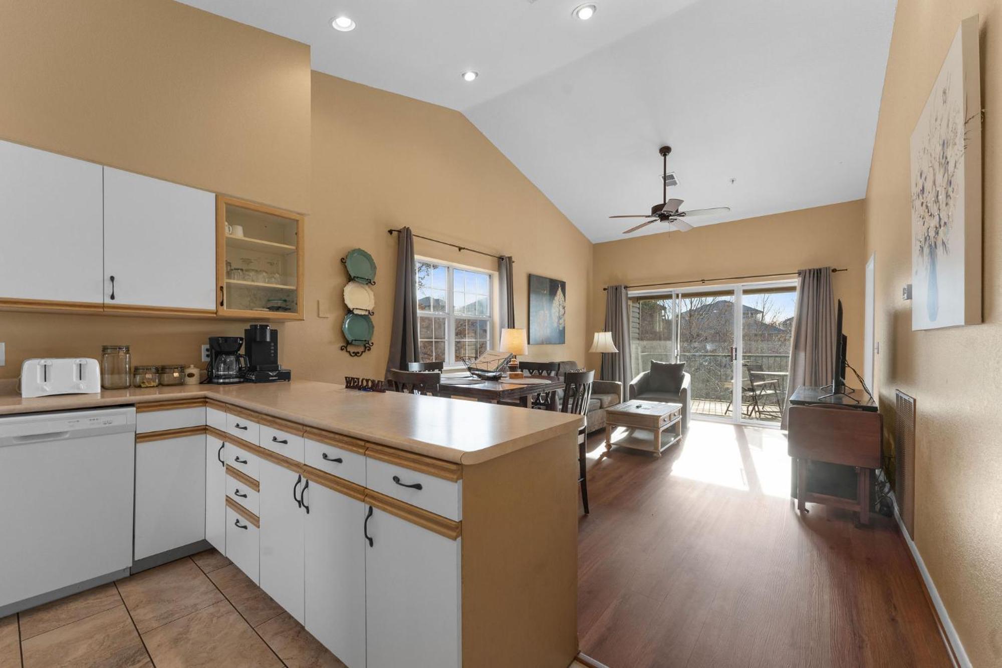 Cozy Top Floor 2Br Condo With View And Amenities!! Point Lookout Exterior foto
